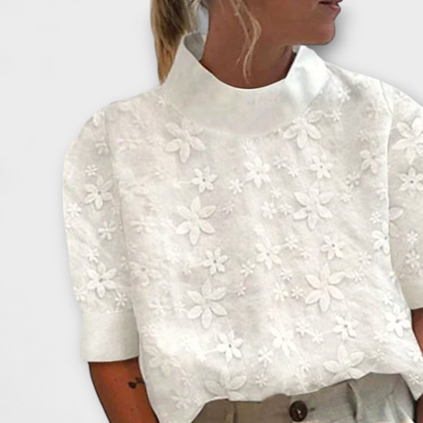 Bluse Doutzen mit besticktem, schlichten Stehkragen