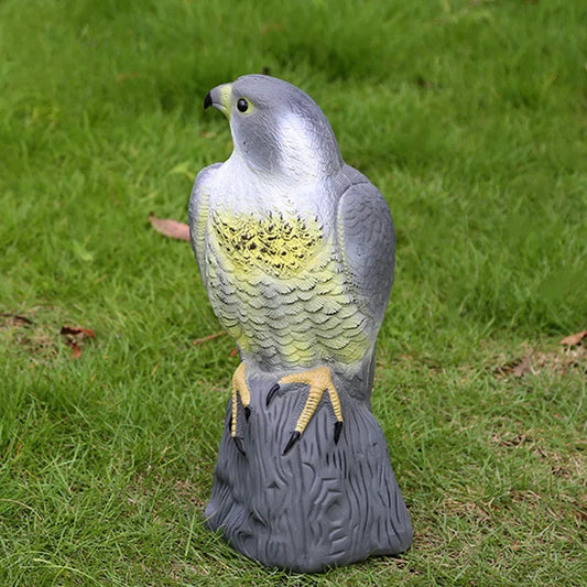 EagleGuard künstlicher Adler-Gartenvogelscheuche | PE Harzmaterial | Falkenattrappe | Außenornament