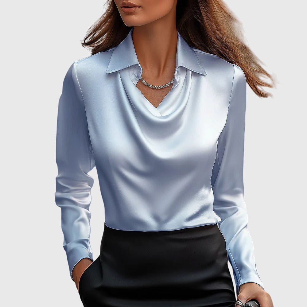 Sylvia – Bluse mit luxuriösem Glanz und Faltenkragen