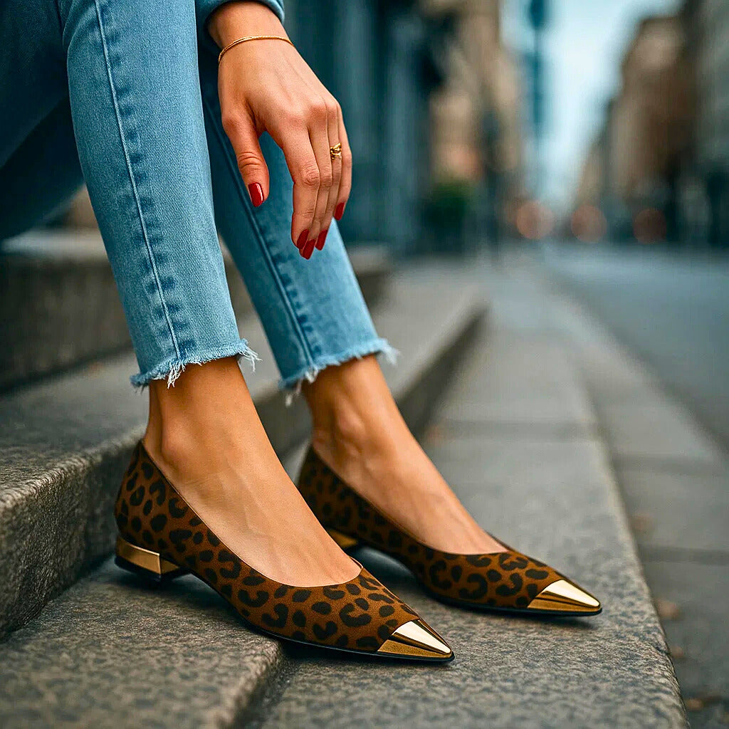 Julia Aveline | Elegante Goldspitze mit Komfortsohle
