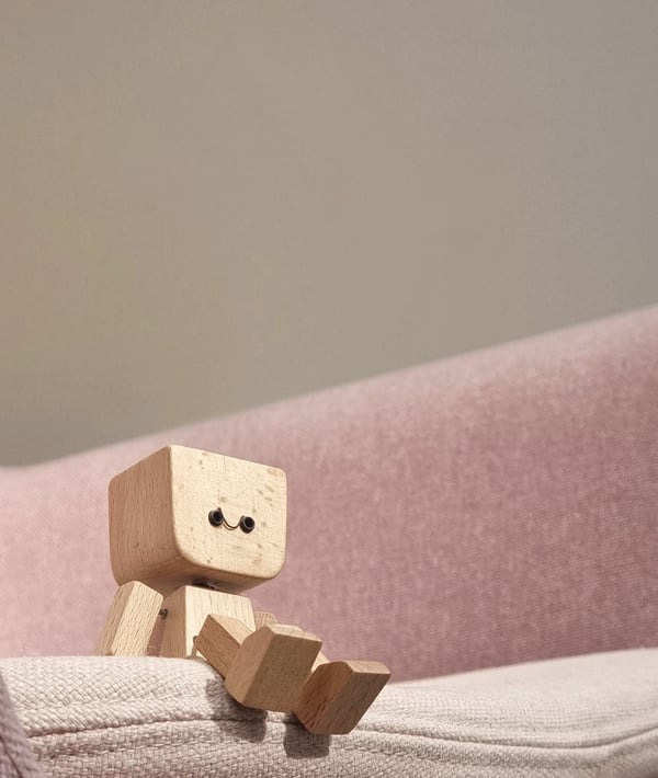 1+1 Gratis - Holz Deko Figur | Bewegliche Wippfunktion | Wechselbare Gesichter | WobbleWood