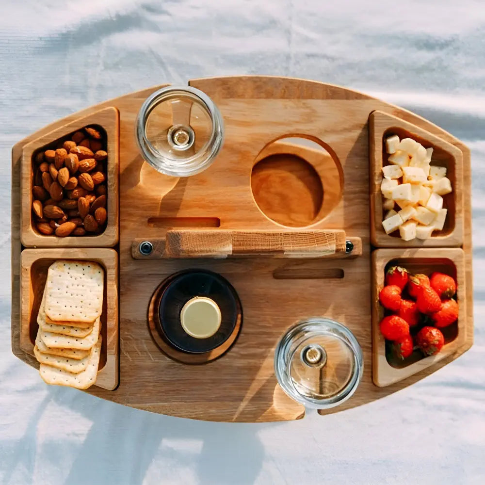 Klappbarer Holz-Picknicktisch | Mit Flaschen und Glashalter | Snackfach |PicknickWerk
