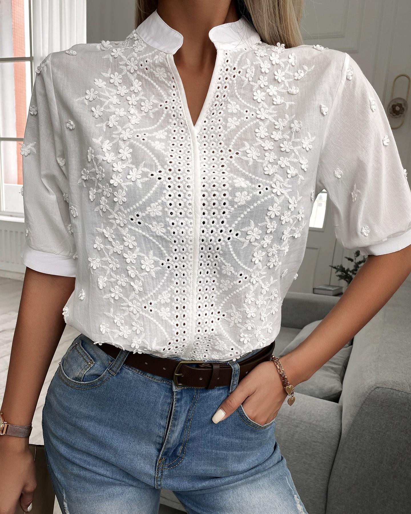 Enid – Bestickte Bluse mit Knopfleiste vorne