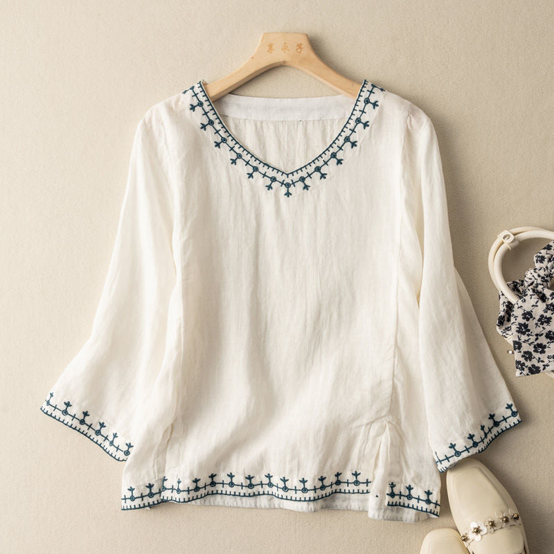 Nesta – Bestickte Bluse mit V-Ausschnitt