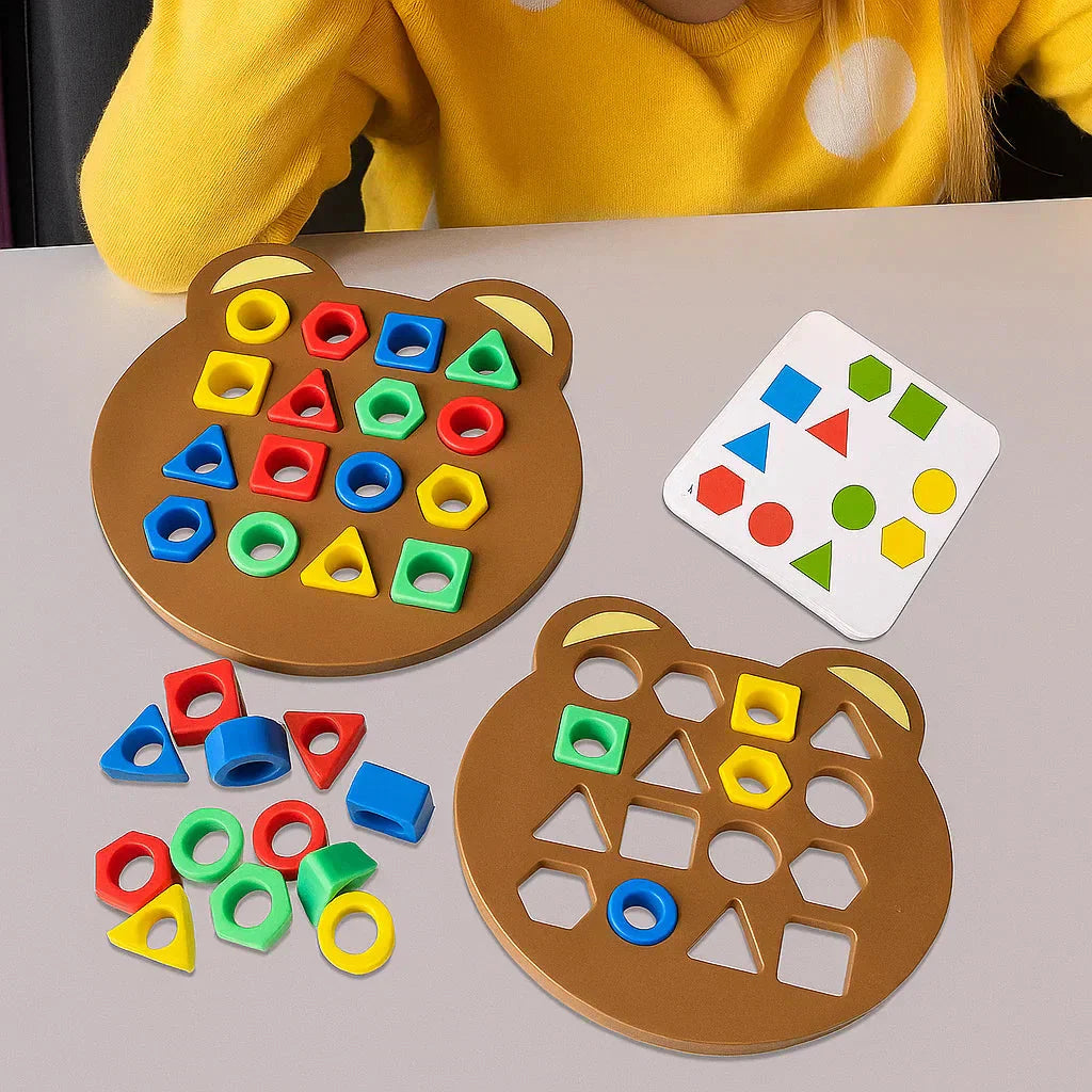 Farbenfrohes Formenspiel zur Förderung frühkindlicher Fähigkeiten