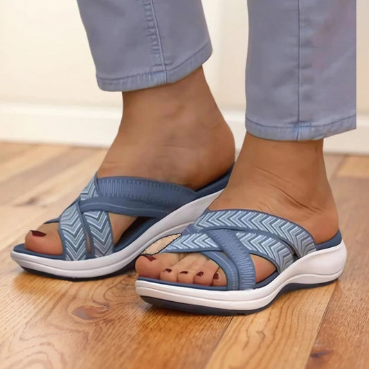 Orthopädische Sandalen mit Fußgewölbeunterstützung